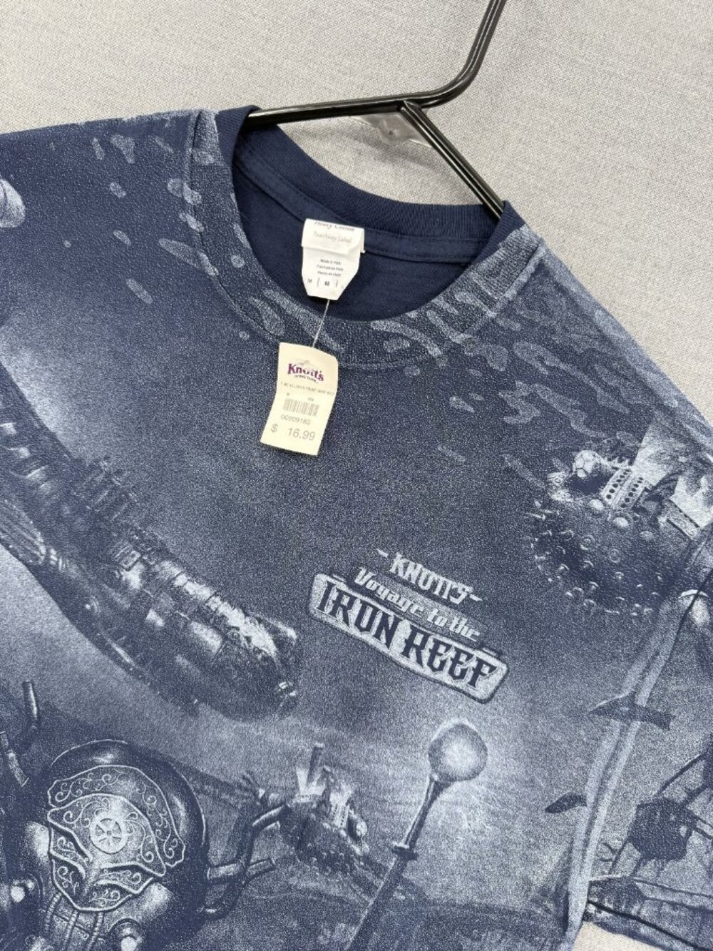 Vtg Gildan Knotts Berry Farm Voyage To the Iron Reef T-Shirt Mens M Tee NWT RARE